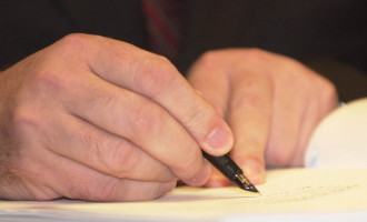 Contracte incheiate intre consumatori si profesionisti – noi reglementari